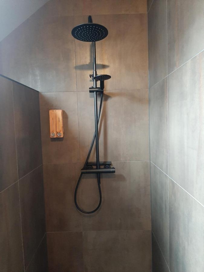 De Sarrieshut Apartment Houwerzijl ภายนอก รูปภาพ